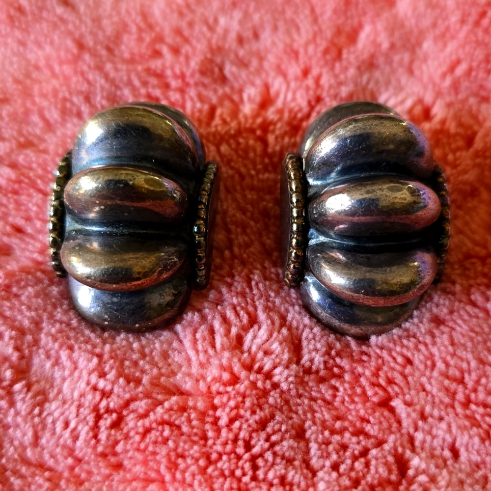 Vintage silver tone earrings